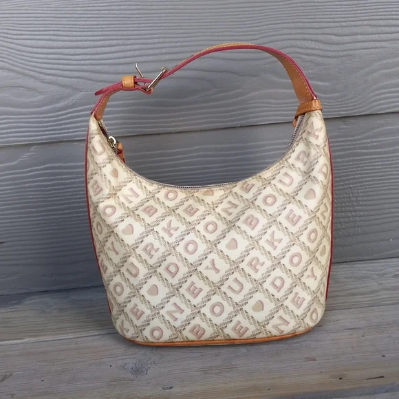 ❌️🚫 SOLD! Dooney & Bourke Vintage Coated Cotton Crossword Bucket Bag & Wallet - Picture 2 of 16